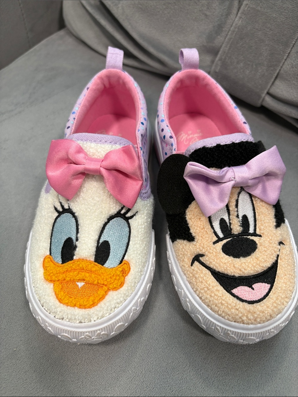 Disney Girls Slip-On Character Sneakers in White, Pink, Lavender 8 Toddler